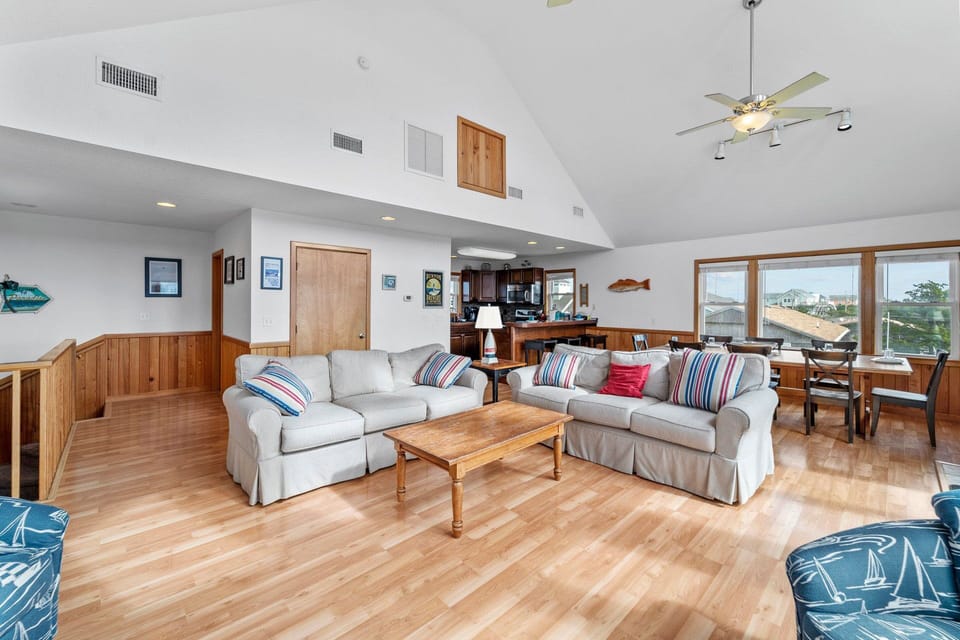 Surf-Or-Sound-Realty-1079-Salty-Frog-Great-Room-03