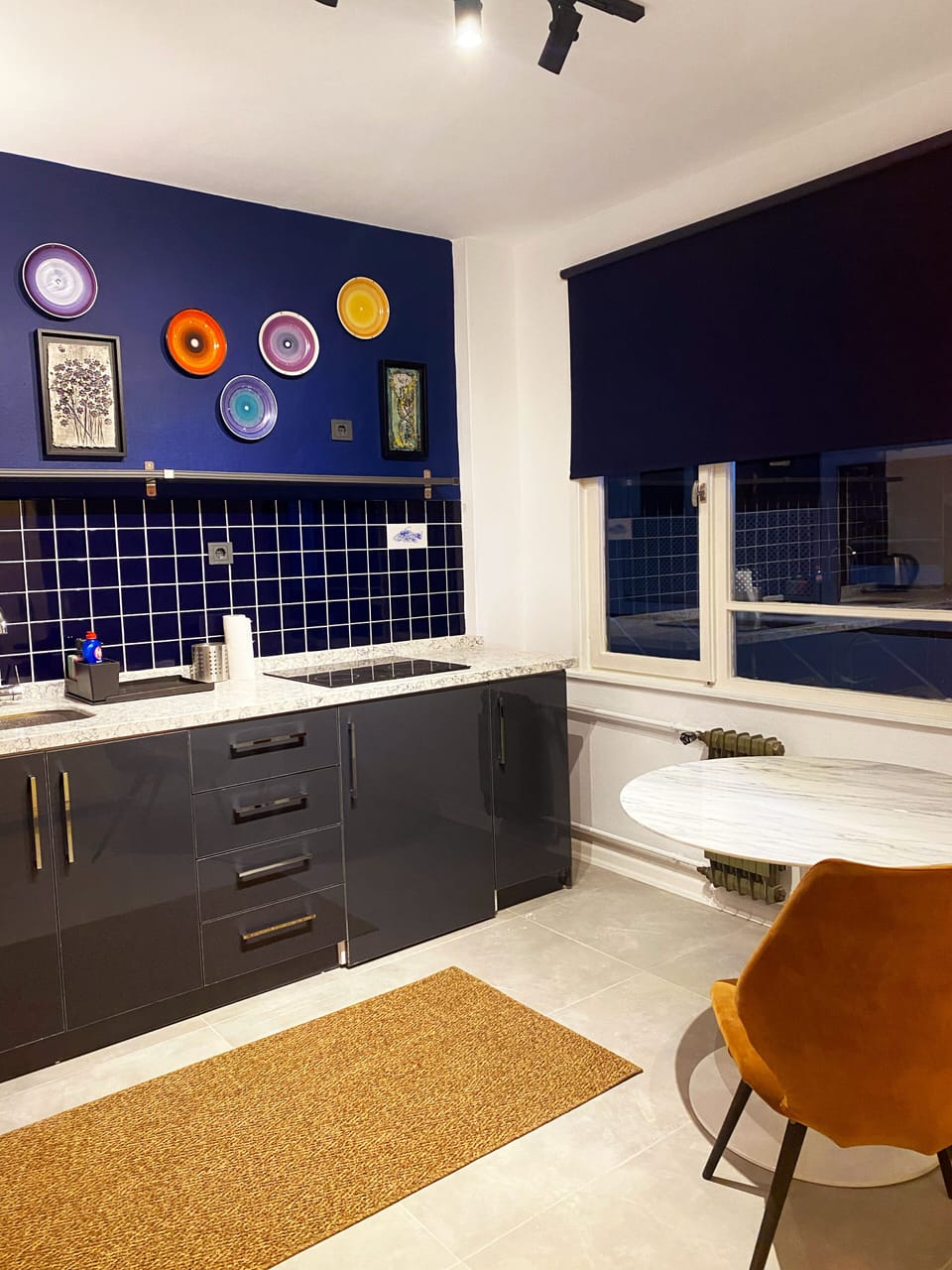 Design Room | Private kitchen | Electric kettle, dining tables