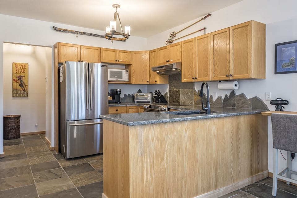 Kitchen with Everything you Will Need 