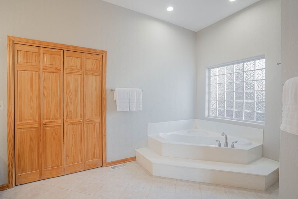 Master suite bathroom 1/ 5