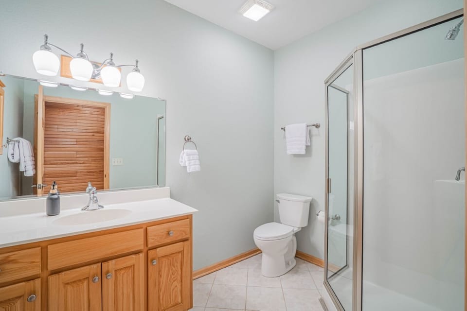 Upper bathroom