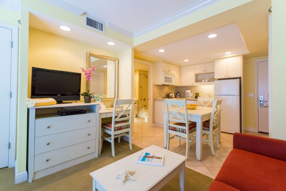 Premier Suite, 1 Bedroom | In-room safe, desk, iron/ironing board, free cribs/infant beds