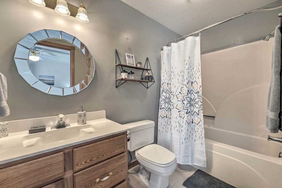 En-Suite Bathroom | Jetted Tub