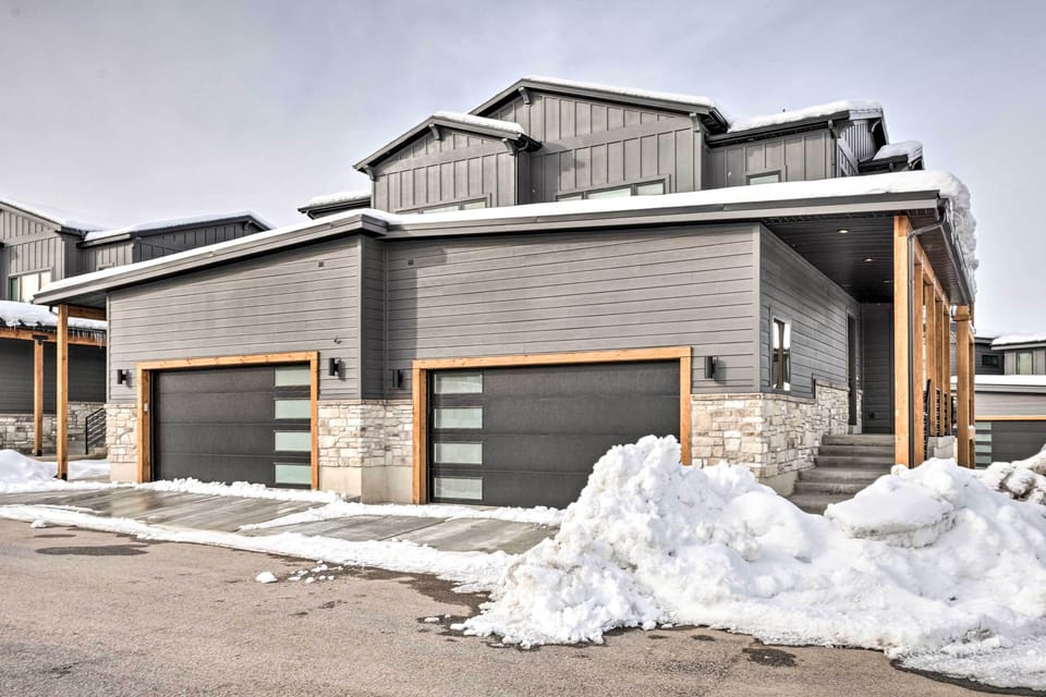 Exterior | Keyless Entry | 2 External Security Cameras (Facing Out)