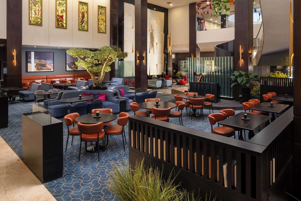 3 restaurants; breakfast, lunch, dinner, and brunch served