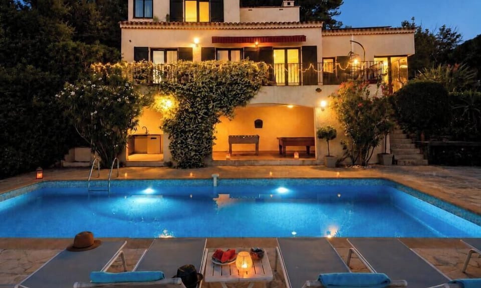 House view from the pool area