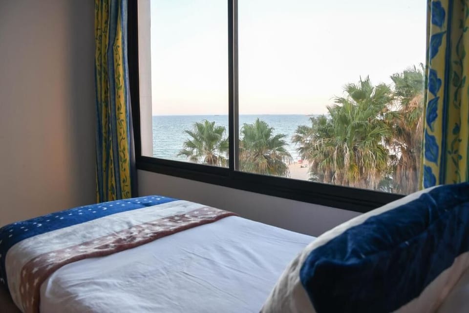In-room safe, blackout drapes, free WiFi