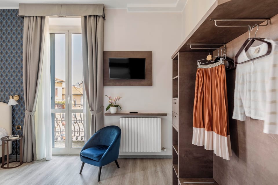 Comfort Triple Room | Premium bedding, minibar, in-room safe, desk