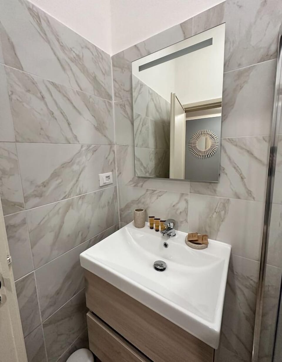 Basic Studio | Bathroom | Shower, hair dryer, towels