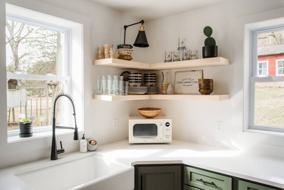 Large farmhouse sink.