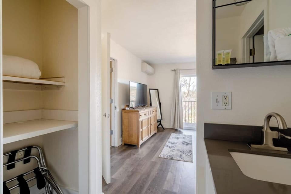 Master king suite