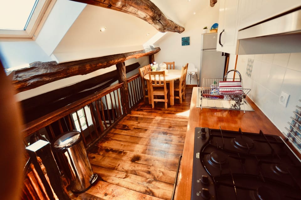Kitchen / dining area with table for six