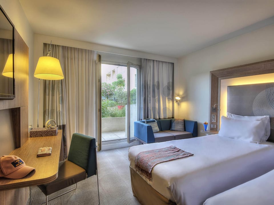 Superior Twin Room, 2 Twin Beds | Premium bedding, free minibar, in-room safe, desk
