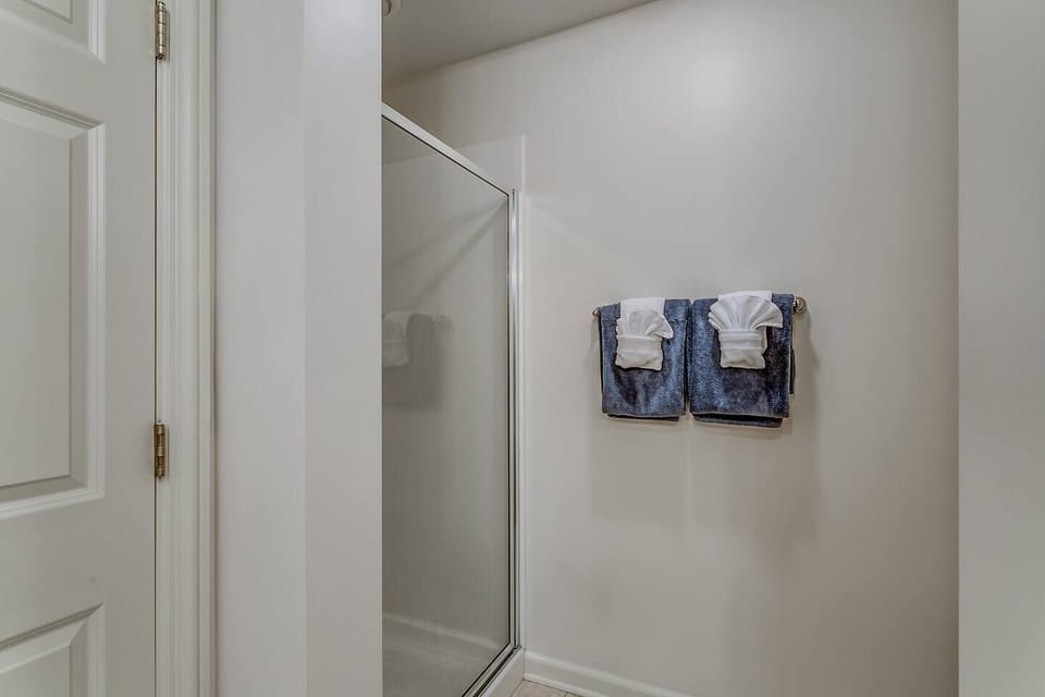 Master bath 2