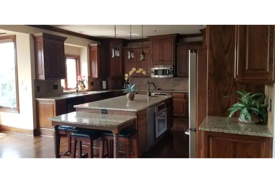 Main floor kitchen