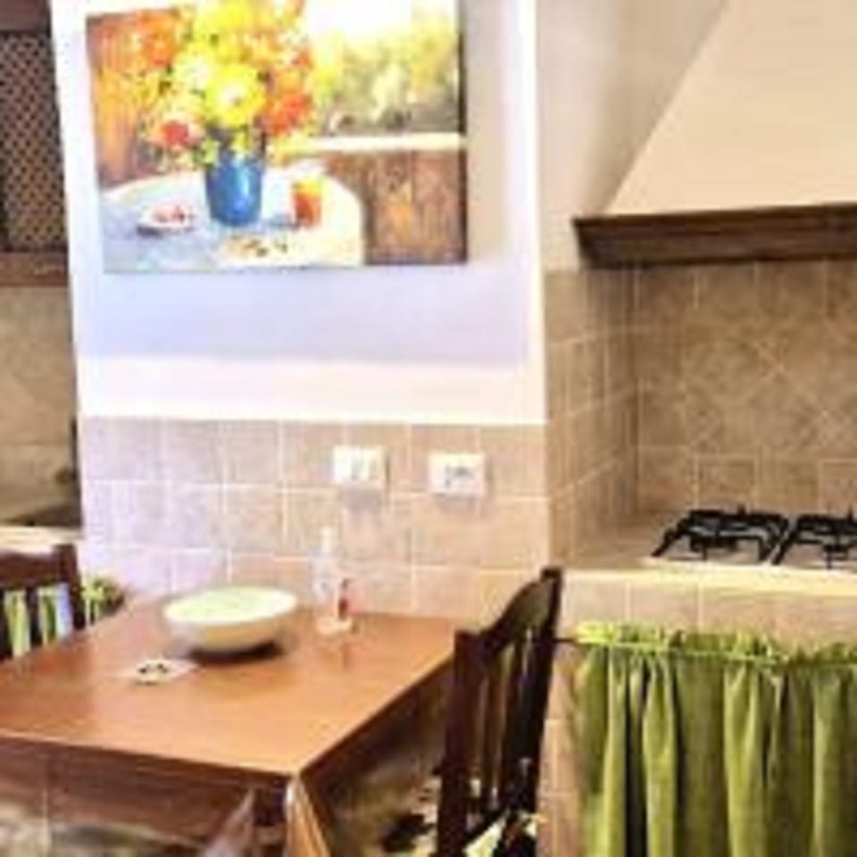 Comfort Apartment | Private kitchen | Fridge, oven, stovetop, cookware/dishes/utensils