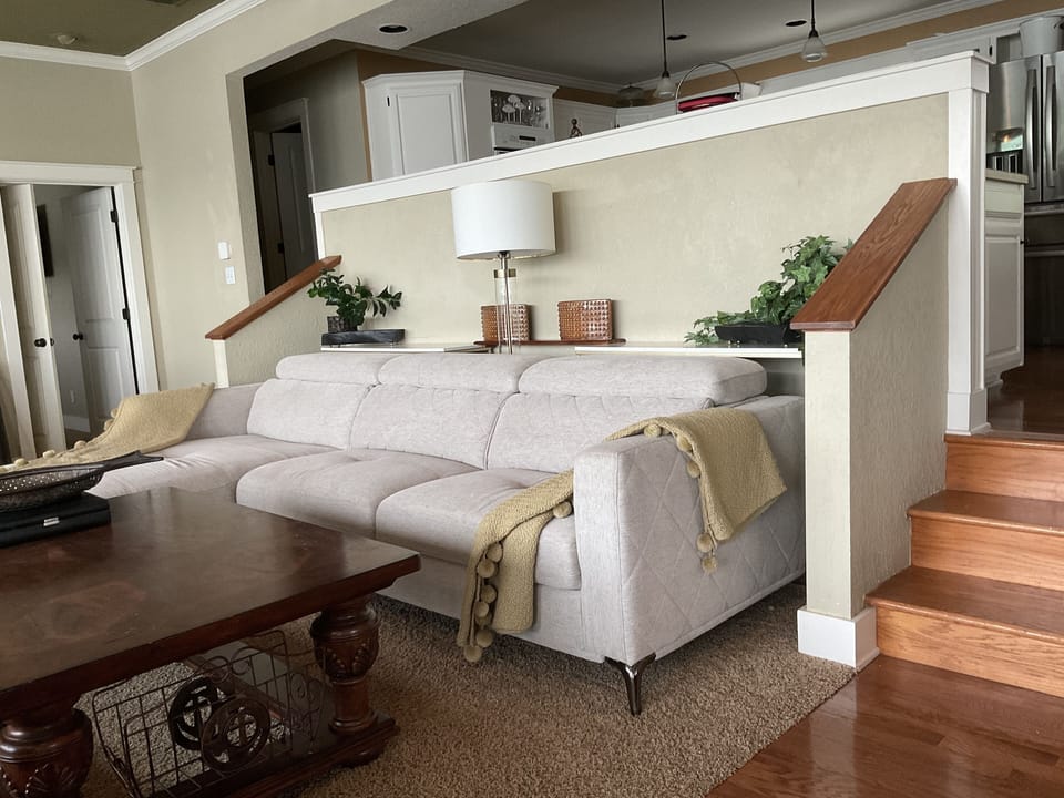 Split Level Lakehouse (Kitchen above Living Area which overlooks dock and lake)