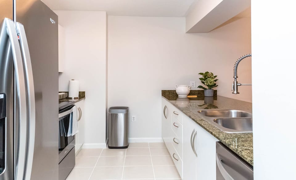 Brand new kitchen with dishwasher. Fully stocked.