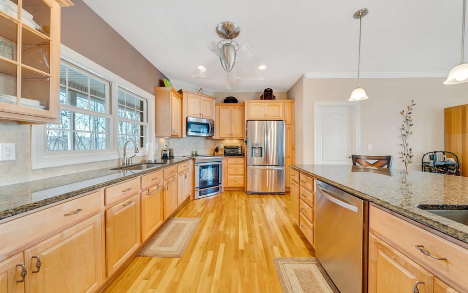 All our rental homes feature fully stocked kitchens and dining tables.   Cookware and dining ware in abundance.