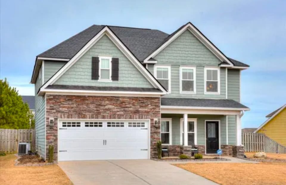 Front of House (missing rocking chairs) 