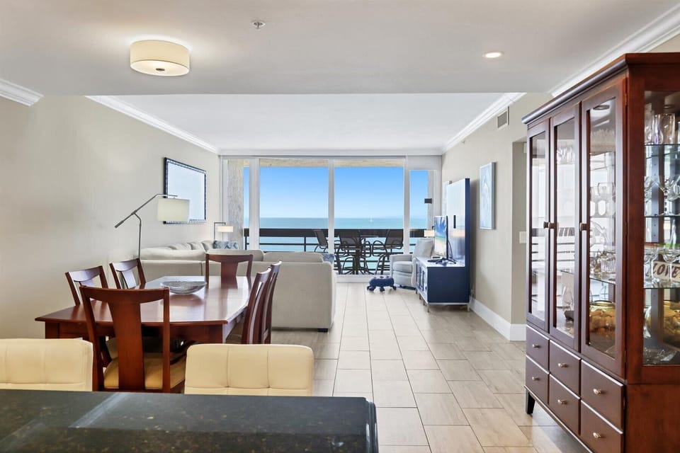 Beachplace 8-505 by FVC - Dining and Living Room