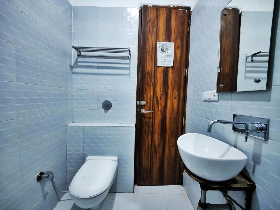 Standard Room | Bathroom | Slippers