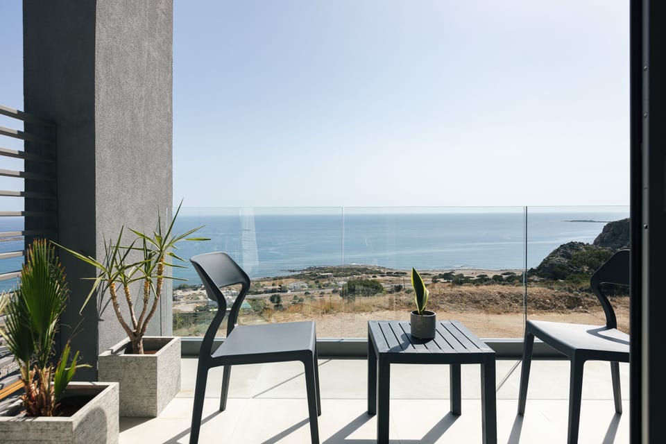 Private balcony to enjoy the unobstructed sea views