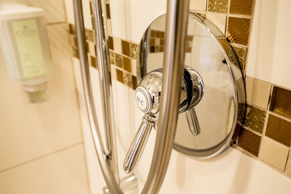 Classic Single Room | Bathroom | Hair dryer