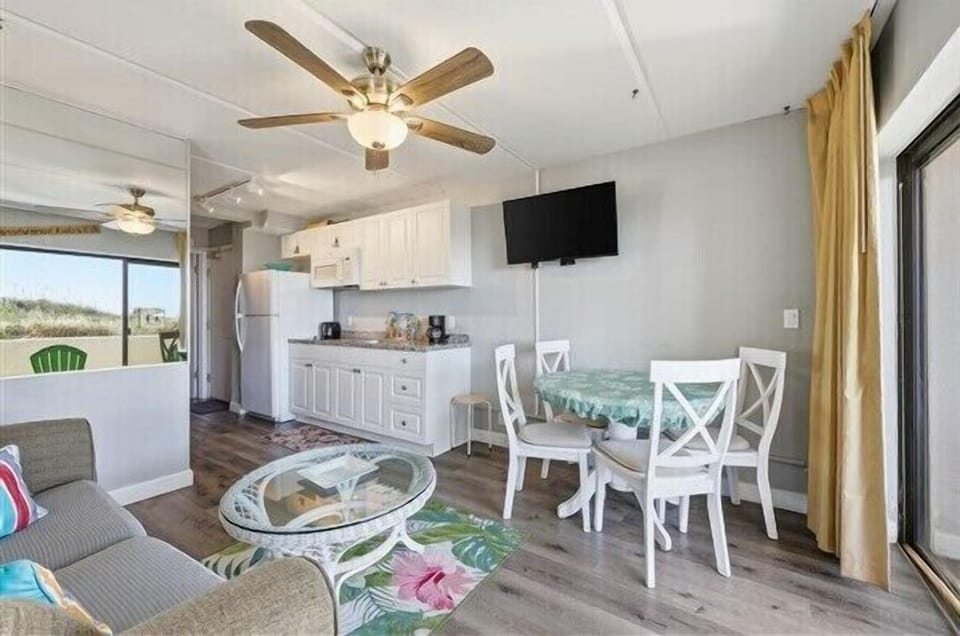 Condo 128