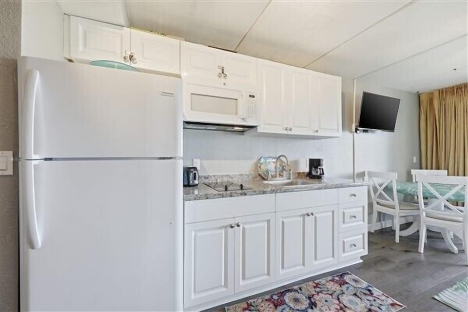 Condo 128