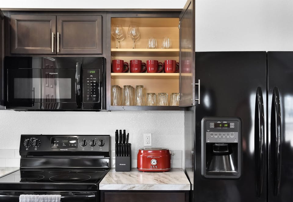Red Room Kitchen Glassware