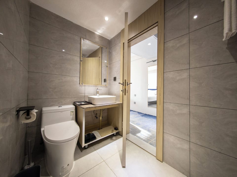 City Single Room | Bathroom | Slippers