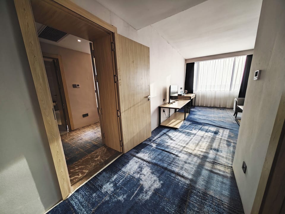 Family Suite | Desk, laptop workspace, WiFi (free)