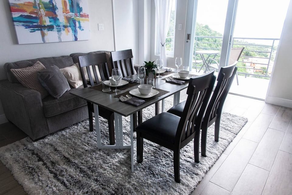 Apple Bay Villa @ SeaScape (Dining Area)