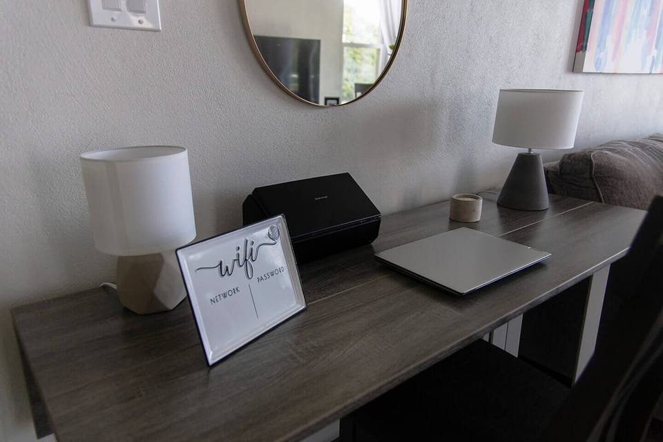 Apple Bay Villa @ SeaScape (Workstation 2)