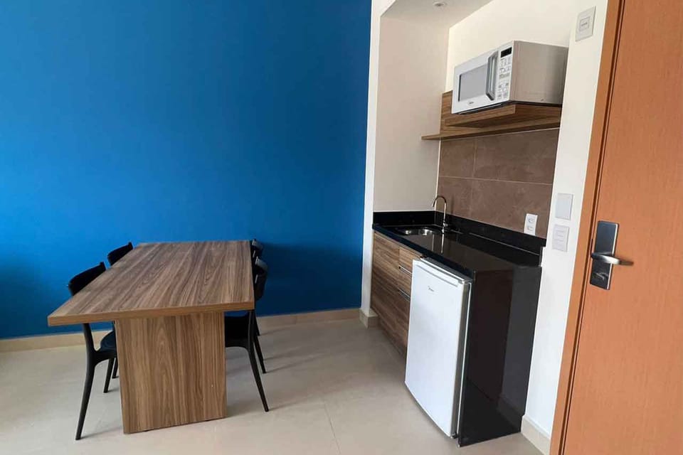 Luxo I | 1 bedroom, desk, laptop workspace, soundproofing