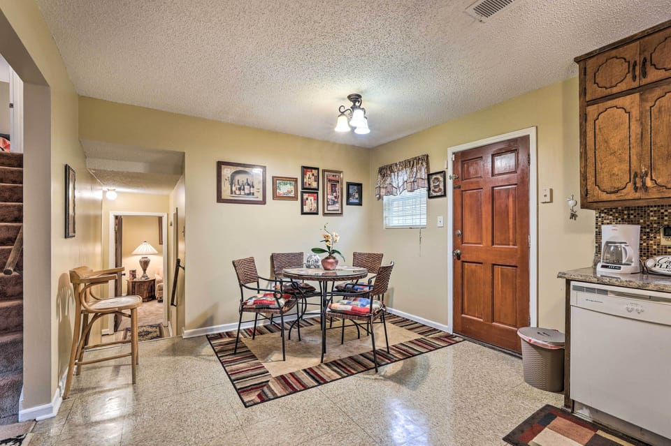 Dining Area | Dishware Provided