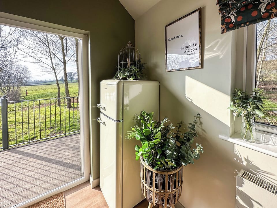 En-suite | TallTrees - Lawpit Lodges, Uplowman, near Tiverton