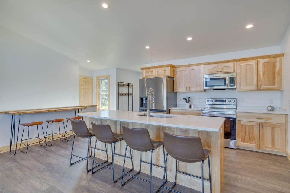 Dining Area & Kitchen | Main Floor | Free WiFi | Central A/C & Heating