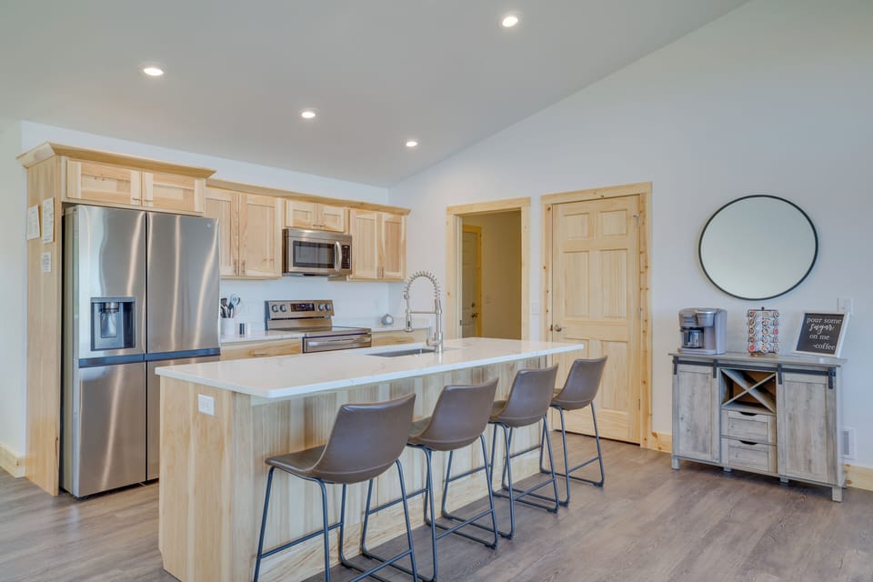 Kitchen | Main Floor | Dishware & Flatware | Coffee Maker | Blender | Toaster