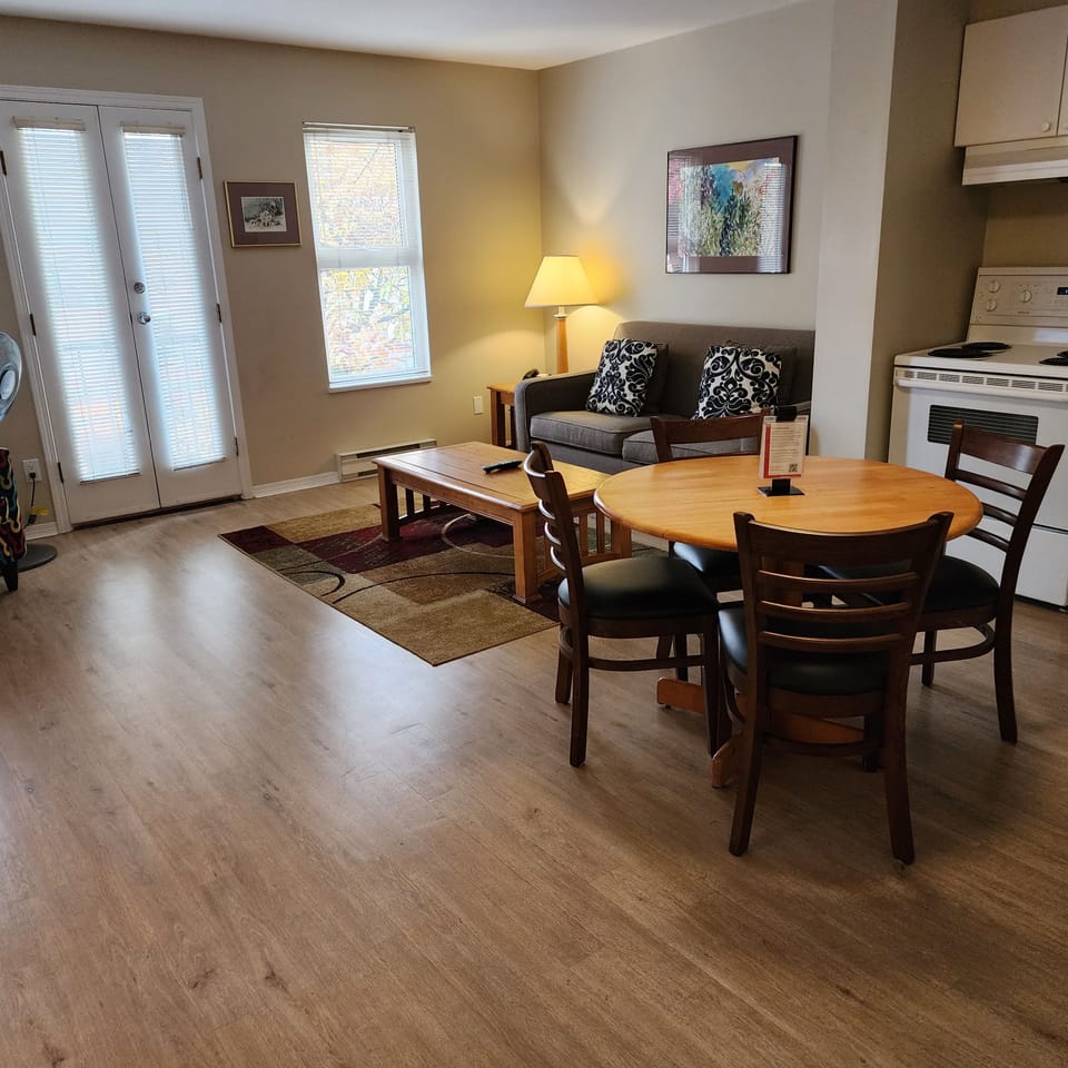 One Bedroom | Living area | 42-inch LED TV with digital channels, TV, fireplace