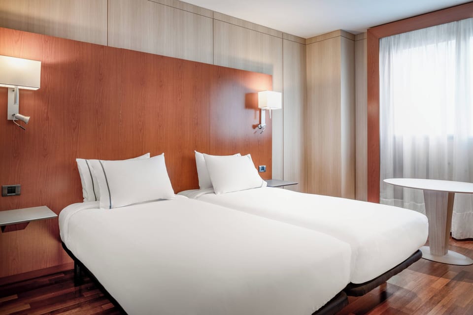 Standard Room, 2 Twin Beds | Minibar, in-room safe, desk, blackout drapes