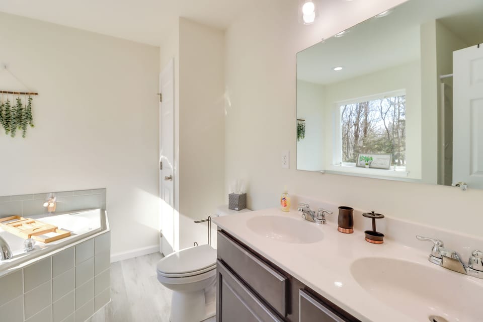 En-Suite Bathroom | Complimentary Toiletries