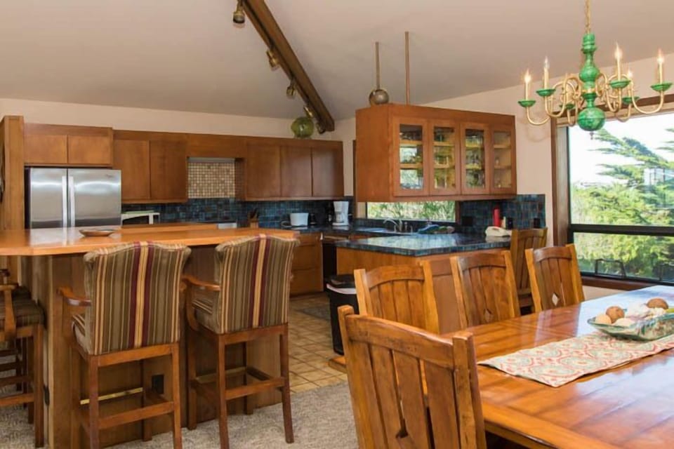 Dining/Kitchen