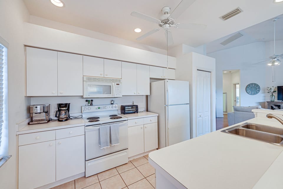 Kitchen | Coffee Maker | Toaster Oven