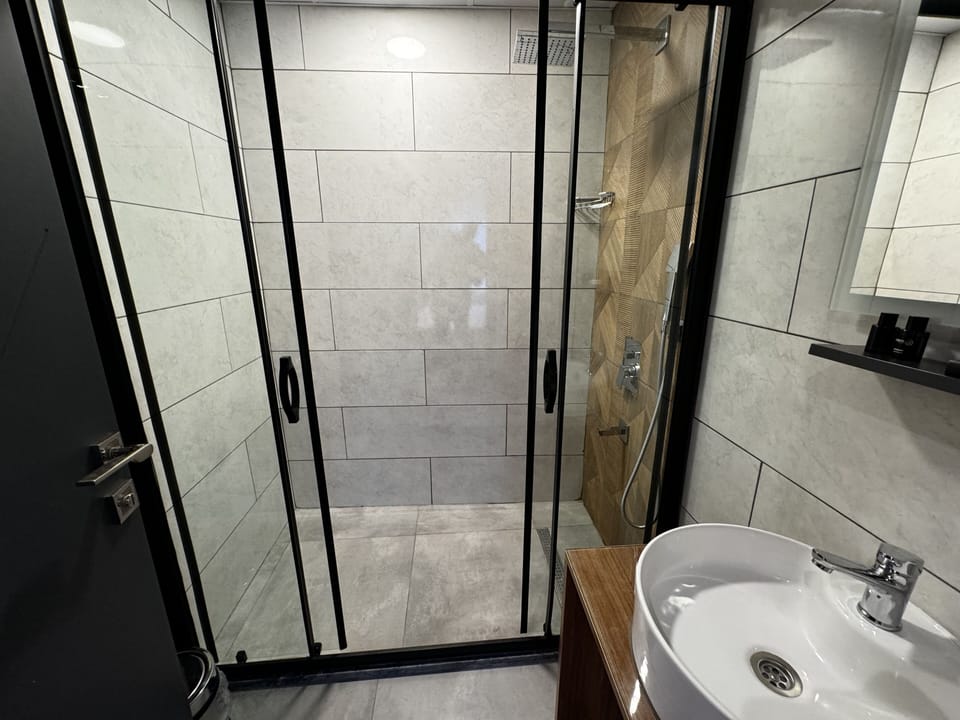 Economy Double or Twin Room | Egyptian cotton sheets, premium bedding, memory foam beds, minibar