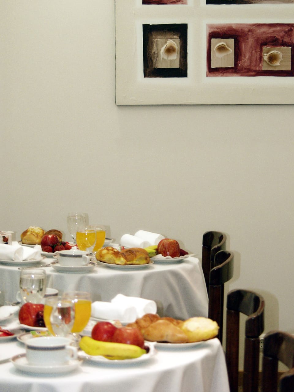 Daily buffet breakfast for a fee