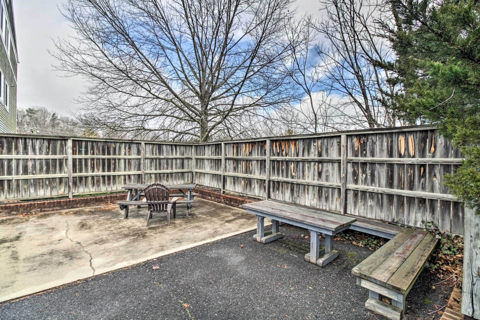 Shared Outdoor Dining Area