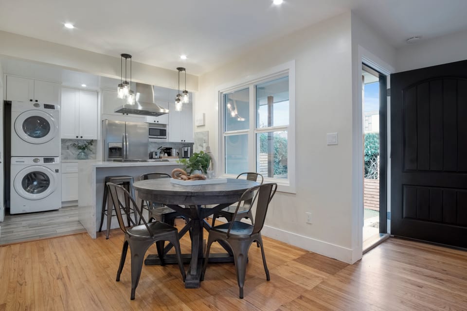 Full Kitchen and Family Room w/ open layout