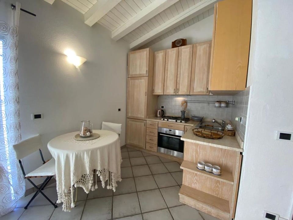 Building, Sky, Car, Window, Plant, Tree, Wheel, Vehicle